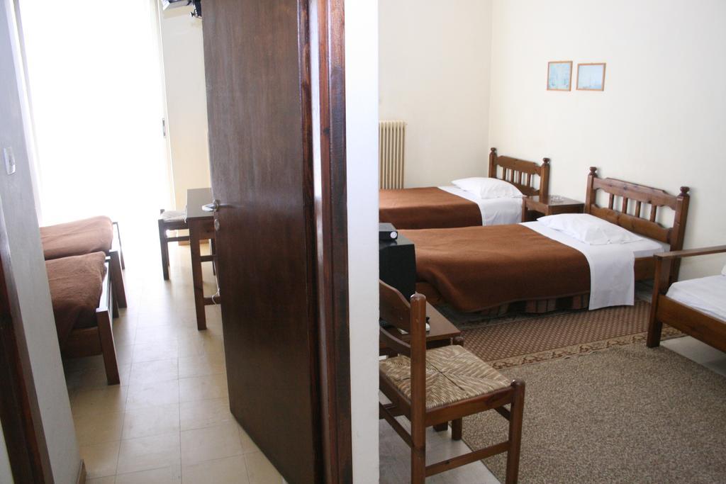 Aparthotel Iliahtides Amarinto Habitación foto