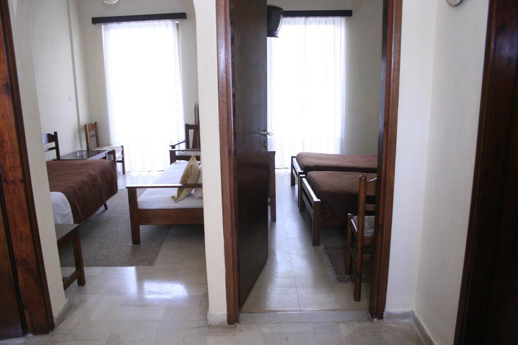 Aparthotel Iliahtides Amarinto Habitación foto