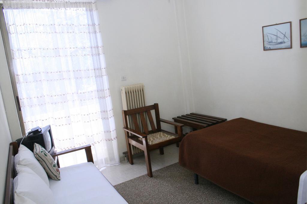 Aparthotel Iliahtides Amarinto Habitación foto